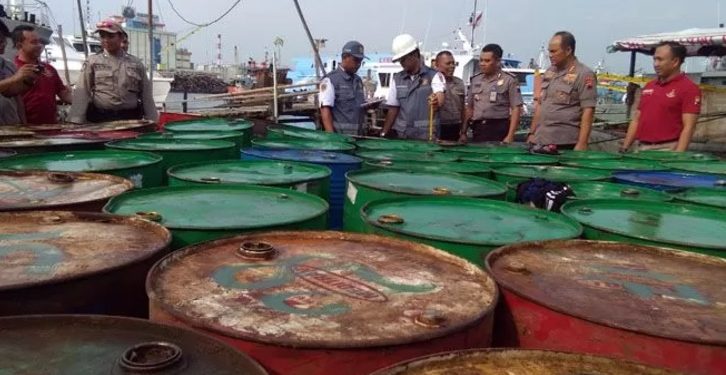 Jual Beli Solar Ilegal di Pelabuhan Tanjung Emas Semarang Marak Terjadi, Libatkan Kapten Kapal hingga Oknum Aparat