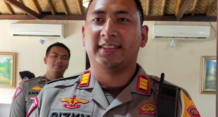 Viral Sejoli Pacaran ke Puncak Bogor Dikawal Polisi, Kasat Lantas Berkilah Cuma Ingin Membantu