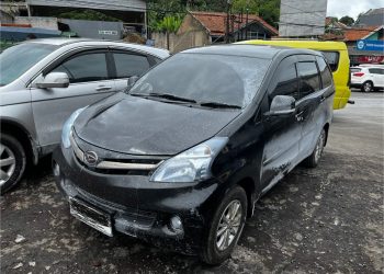 Tumpahan Cairan Kimia di Jalan Purwakarta-Padalarang Rusak Ratusan Kendaraan