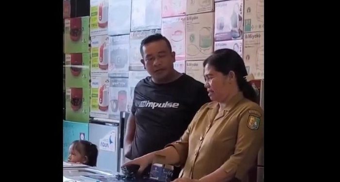 Tandai Mukanya! Ini Tampang Anggota Polisi di Tebing Tinggi Yang Ancam Tembak Karyawan Toko