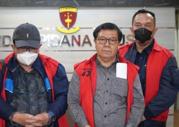 Tiga hakim Pengadilan Negeri (PN) Surabaya, yakni Erintuah Damanik, Heru Hanindyo, dan Mangapul, hari ini menjalani sidang perdana sebagai terdakwa penerima suap di Pengadilan Tindak Pidana Korupsi (Tipikor) Jakarta Pusat. (Dok. Penkum Kejati Jatim)