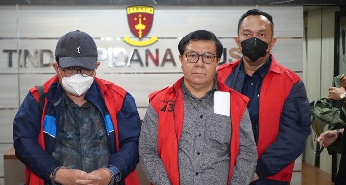 Tiga hakim Pengadilan Negeri (PN) Surabaya, yakni Erintuah Damanik, Heru Hanindyo, dan Mangapul, hari ini menjalani sidang perdana sebagai terdakwa penerima suap di Pengadilan Tindak Pidana Korupsi (Tipikor) Jakarta Pusat. (Dok. Penkum Kejati Jatim)