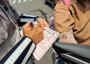 Ilustrasi tilang poin SIM (dok. istimewa)