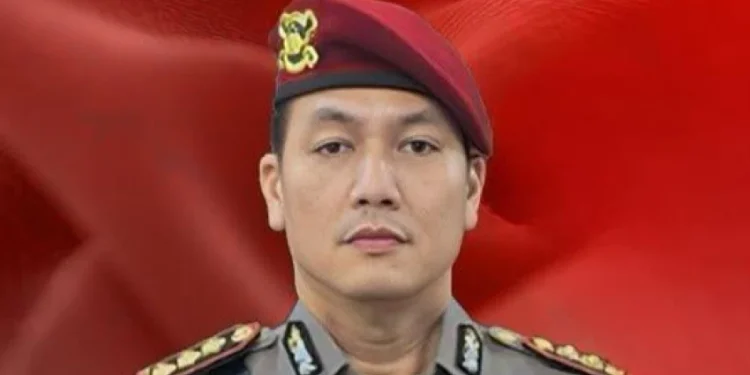 Direktur Reserse Narkoba Polda Metro Jaya, Kombes Pol Donald Simanjuntak, bersama seorang kepala unitnya, dijatuhi sanksi pemberhentian tidak dengan hormat (PTDH) atau pemecatan. (dok. istimewa)