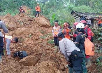 Unit K9 temukan bayi korban longsor Pekalongan (dok. Polda Jateng)