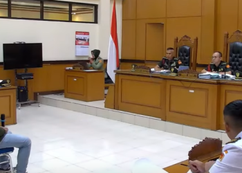 Sidang kasus penembakan bos rental mobil, Ilyas Abdurrahman, kembali digelar di Pengadilan Militer II-08. (dok. Kompas TV)