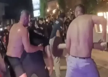 Bule keroyok sekuriti Finns Beach Club di Bali (dok. istimewa)