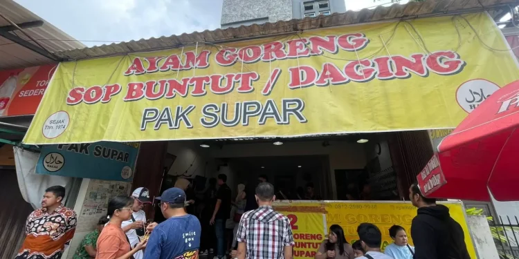 Ayam Goreng dan Sop Buntut Pak Supar (dok. istimewa)