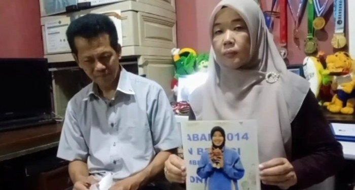 Hindarto dan Khodijah orangtua Fidya Kamalinda (dok. istimewa)