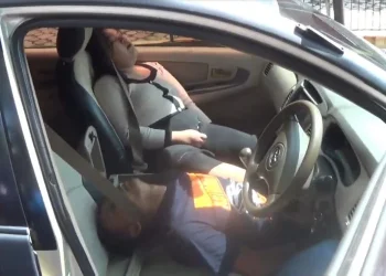 Sejoli ditemukan tewas di dalam mobil di Surabaya diduga keracunan AC (dok. istimewa)