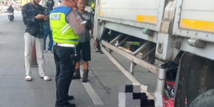 Mahasiswa tewas tabrak truk parkir (dok. istimewa)