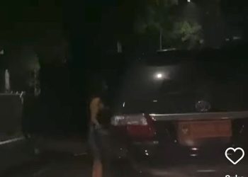 Mobil dinas Kemhan diduga sedang memesan PSK (dok. istimewa)