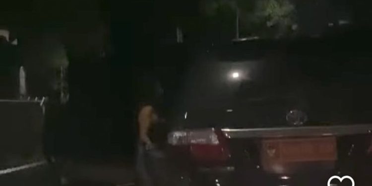 Mobil dinas Kemhan diduga sedang memesan PSK (dok. istimewa)