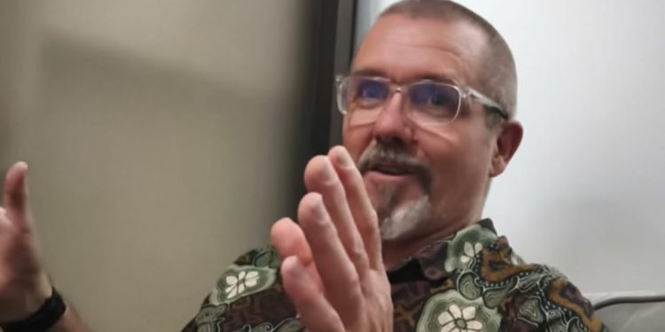 Ian Douglas Wilson peneliti asal Australia penulis buku Politik Jatah Preman (dok. istimewa)