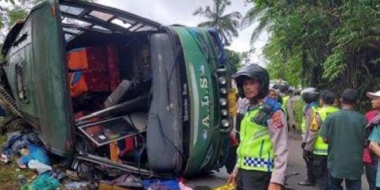 Kecelakaan bus ALS mengakibatkan 12 penumpang meninggal (dok. istimewa)