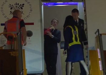 Presiden Prancis Macron Emmanuel ditoyor istrinya (dok. istimewa)