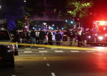 Situasi di lokasi usai dua staf Kedubes AS ditembak mati di Washington DC (dok. REUTERS/Jonathan Ernst)