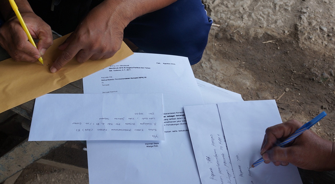 Warga Pati kirim surat ke KPK tuntut pengusutan kasus korupsi Bupati Pati Sudewo (dok. Instagram Ragil Kuswanto)