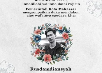 Seorang ojol bernama Dandi (26) tewas dikeroyok massa saat demo ricuh di Makassar.