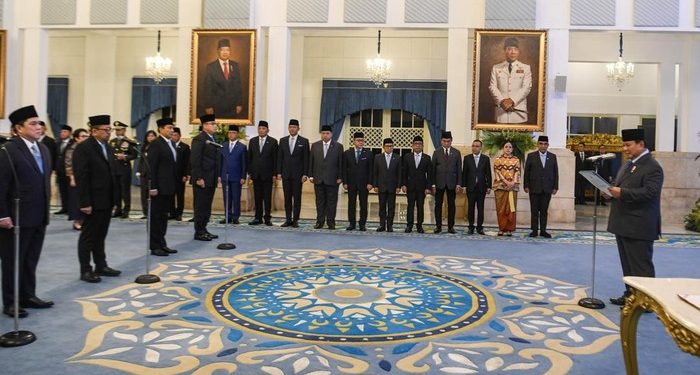 Presiden Prabowo lakukan resuffle kabinet menteri tanpa didampingi Wapres Gibran (dok. Antara)