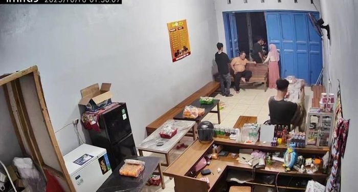 Warung di Pati diserang pemabuk dan pemilik dilecehkan. (dok. istimewa)