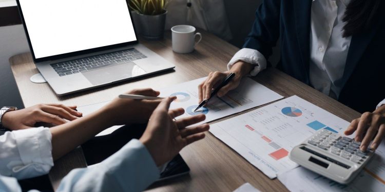 Ilustrasi transaksi bank (dok. istimewa)