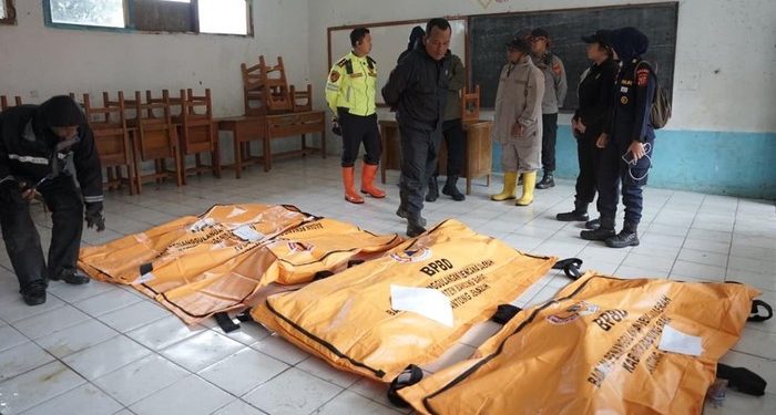 Polda Jabar mencatat 10 kantong jenazah korban longsor Cisarua Bandung Barat berada di pos DVI. (dok. istimewa)