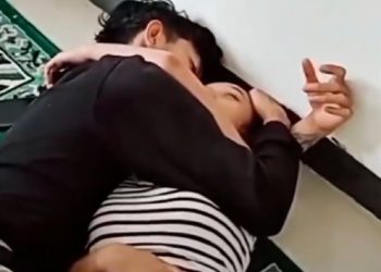 Video sejoli tidur berpelukan di musala Pantai Logending Kebumen viral. (dok. istimewa)
