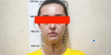 Seorang mantan artis berinisial F ditetapkan sebagai tersangka dalam kasus penipuan online jaringan internasional di Sukoharjo. (dok. Polda Jateng)
