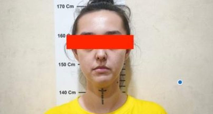 Seorang mantan artis berinisial F ditetapkan sebagai tersangka dalam kasus penipuan online jaringan internasional di Sukoharjo. (dok. Polda Jateng)