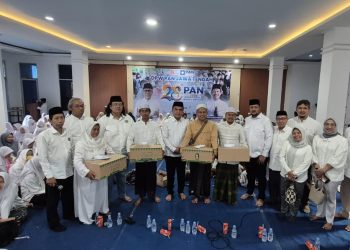 Tasyakuran PAN ke 28 tahun diisi dengan doa bersama anak yatim piatu. (dok. istimewa)