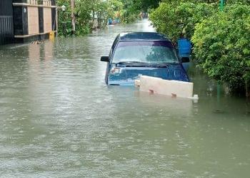 Banjir melanda Kota Semarang dan sekitarnya mengakibatkan 3 warga tewas dan satu masih hilang (dok. Kompas.com)