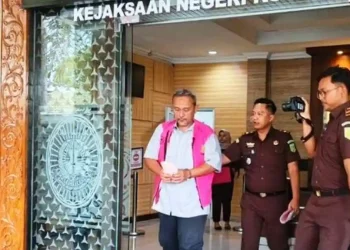 Dirut PT DUM berinisial CWW ditahan Kejari Semarang atas dugaan korupsi fasilitas kredit fiktif senilai Rp 13,8 miliar. (dok. istimewa)
