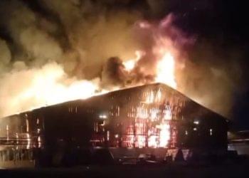 Kebakaran gudang pabrik Dua Kelinci di Kabupaten Pati, Jawa Tengah. (dok. istimewa)